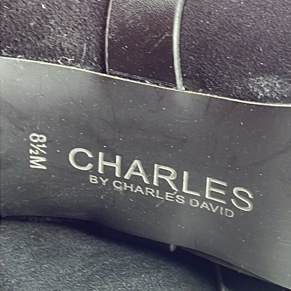 (E2) Charles David black suede heeled ankle boots with gold buckle detail Sz 8.5 - Picture 7 of 10